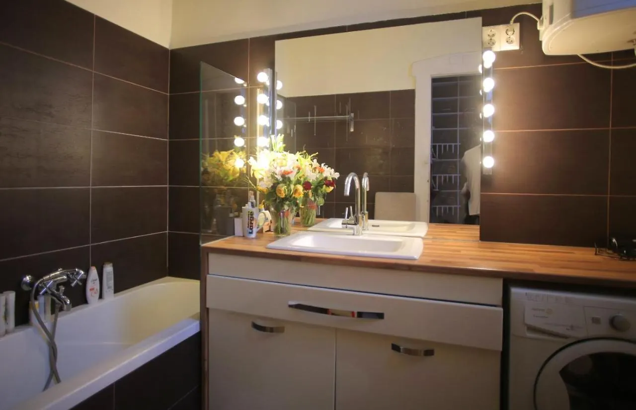 Apartment Near The Parliament Ampio Appartamento Centrale Budapest